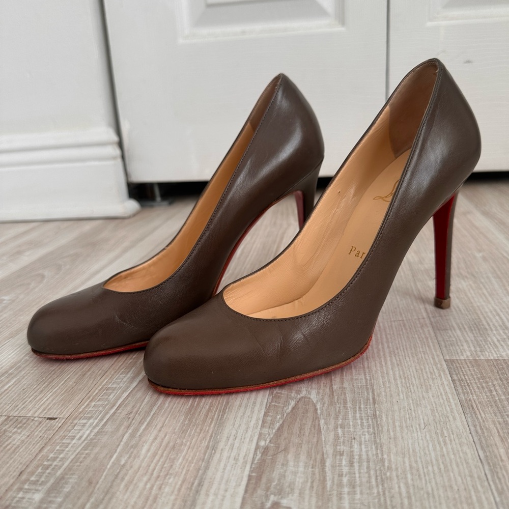 Christian Louboutin Round Toe Pumps Brown Size 38